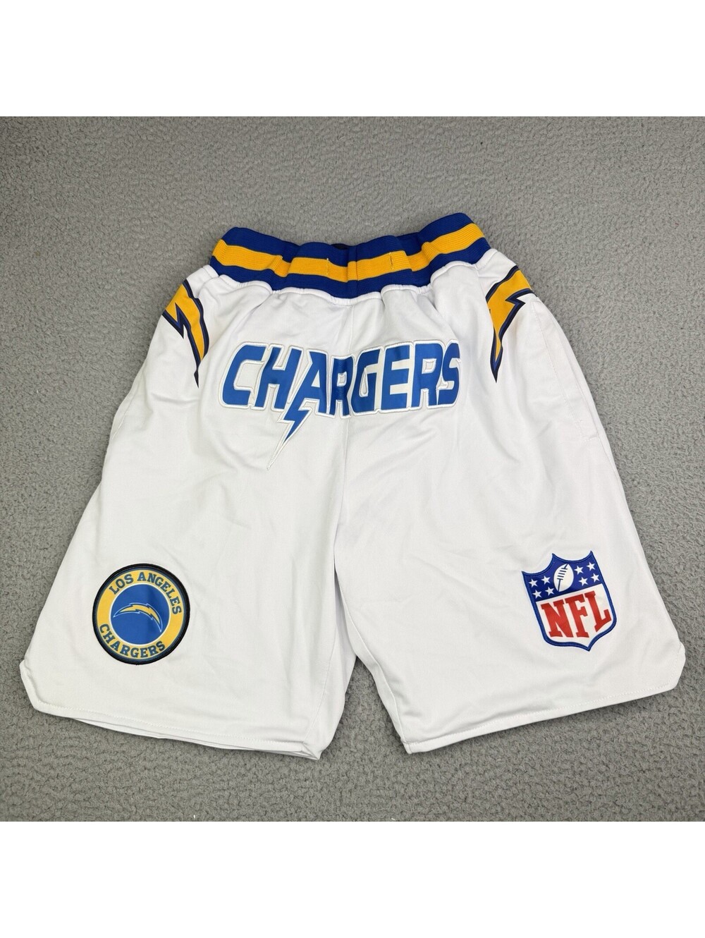 Just Don San Diego Chargers NFL Men Sz M White Pockets Stitched Shorts 26W X 8in